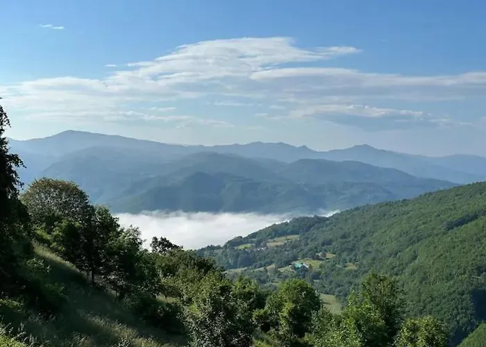 Casa Del Giglio A Cadelmonte Valle (Piacenza, Emilia-Romagna)