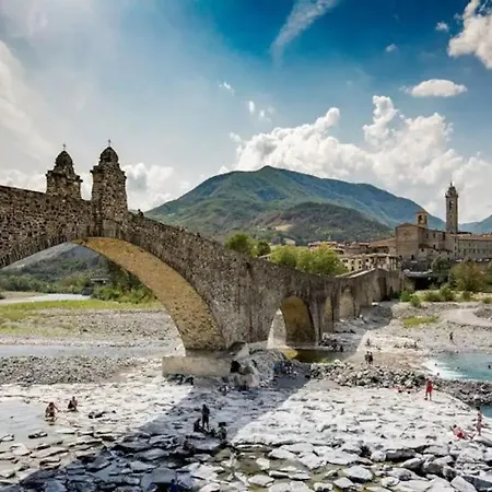 Casa Del Giglio A Cadelmonte * Valle (Piacenza, Emilia-Romagna)