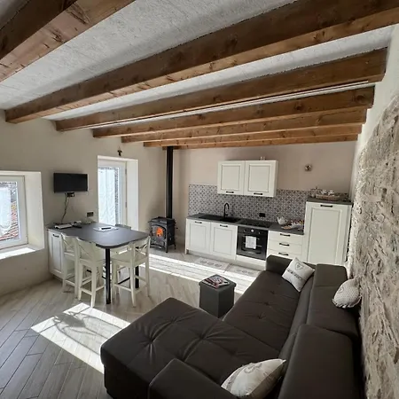 Casa Del Giglio A Cadelmonte